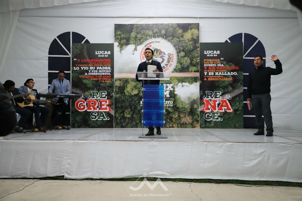 Director de Alabaza & Adoración